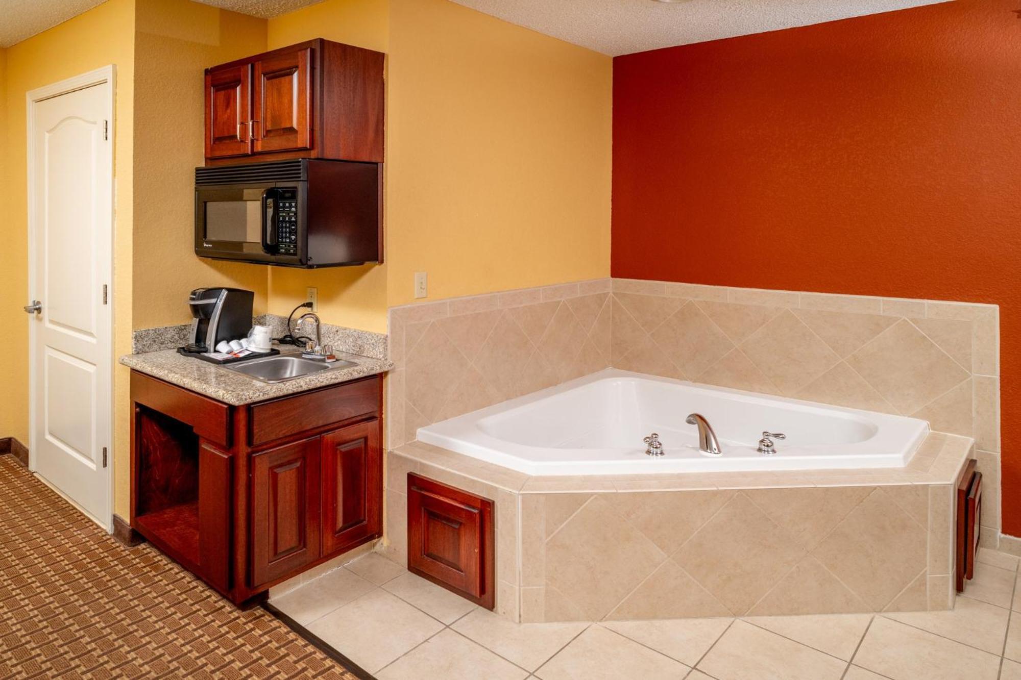 Holiday Inn Express And Suites Hazard By Ihg Eksteriør bilde