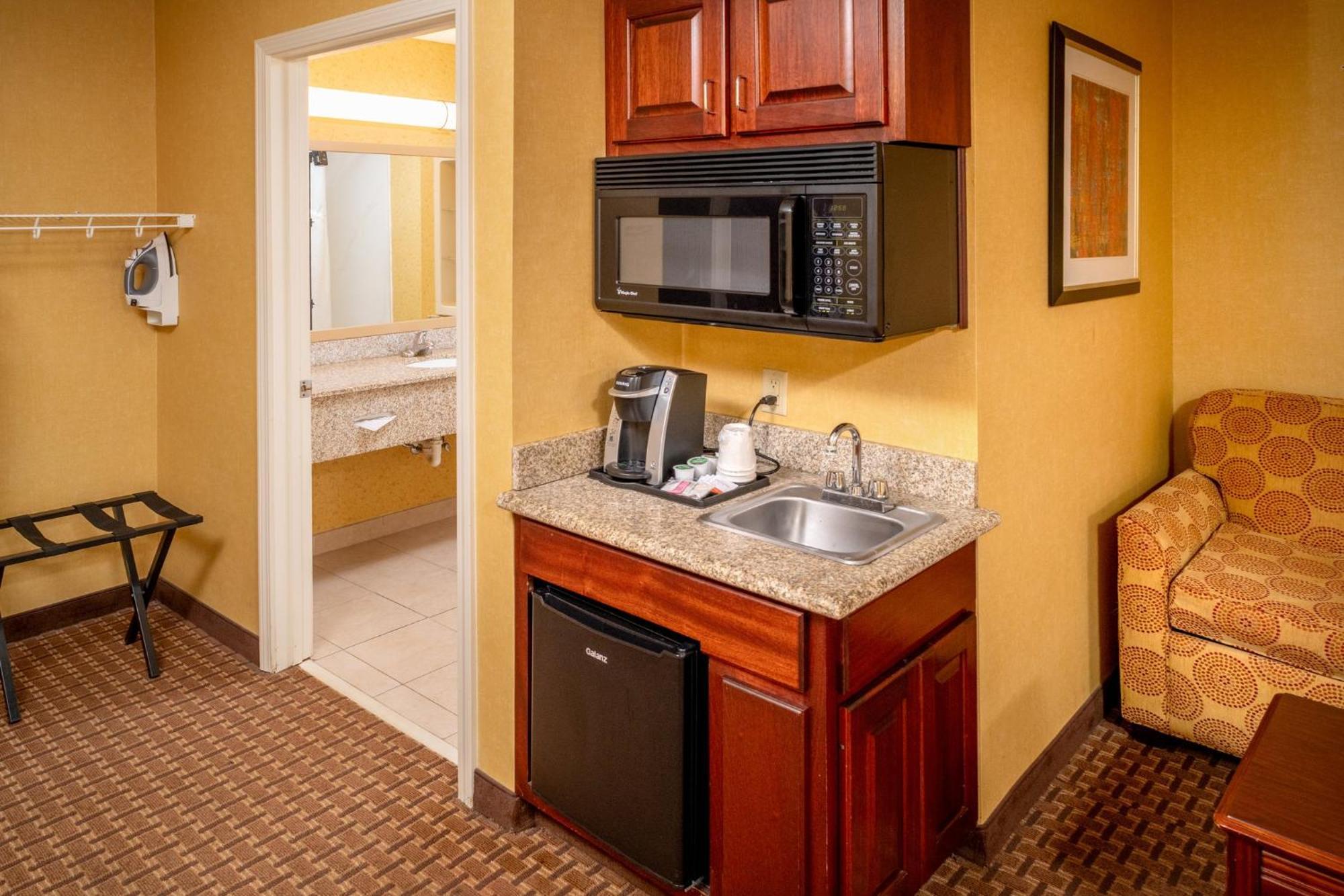 Holiday Inn Express And Suites Hazard By Ihg Eksteriør bilde
