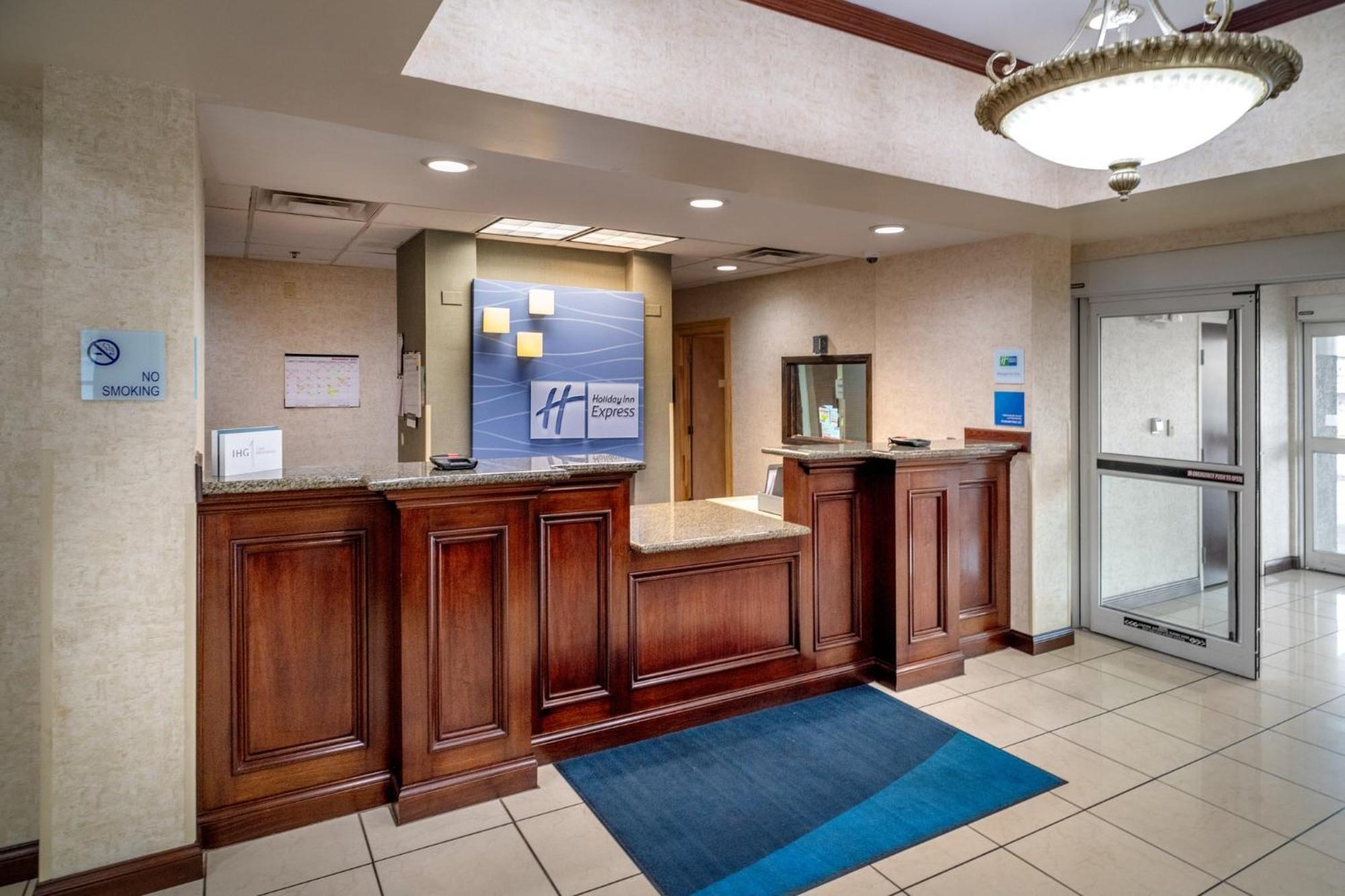 Holiday Inn Express And Suites Hazard By Ihg Eksteriør bilde