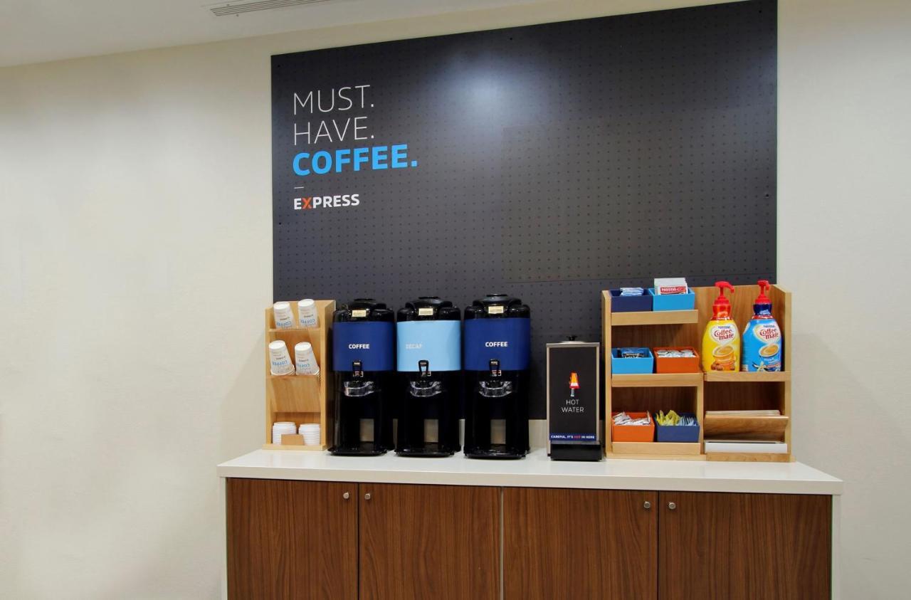 Holiday Inn Express And Suites Hazard By Ihg Eksteriør bilde